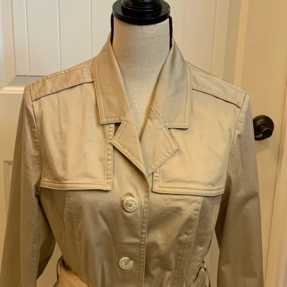NWT White House Black Market sz 14 casual short trench, tan - Picture 2 of 8